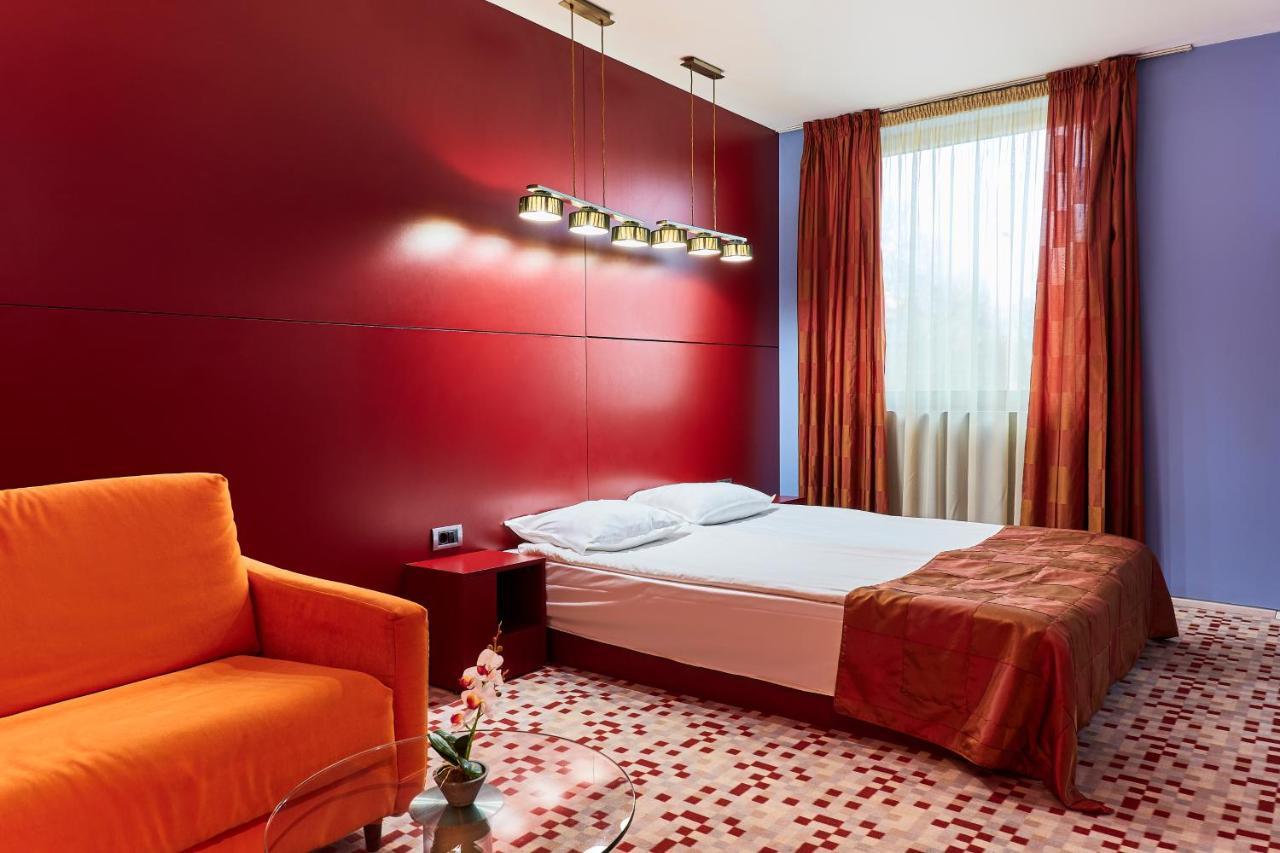 Monet Hotel プロヴディフ エクステリア 写真
