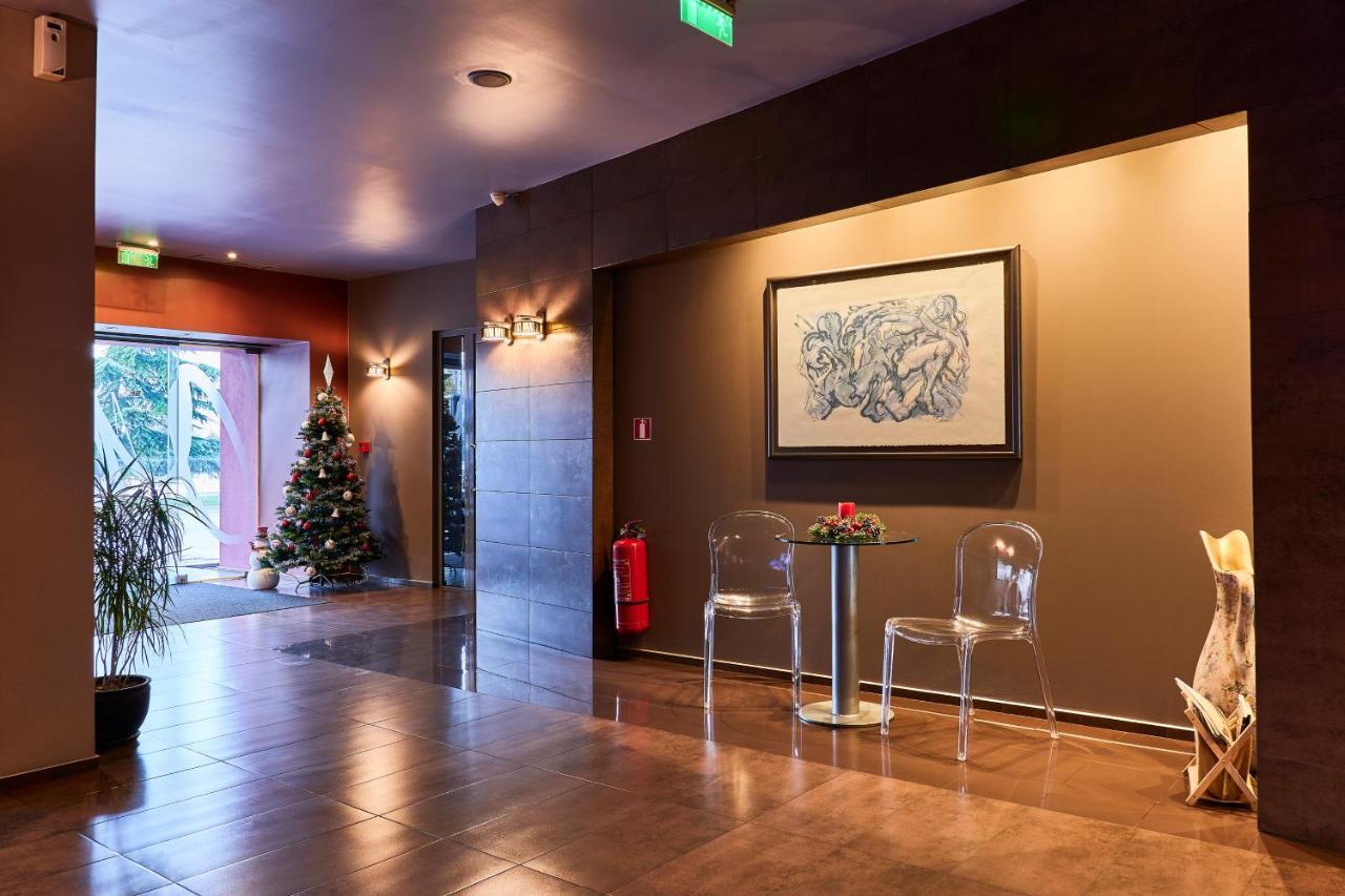 Monet Hotel プロヴディフ エクステリア 写真